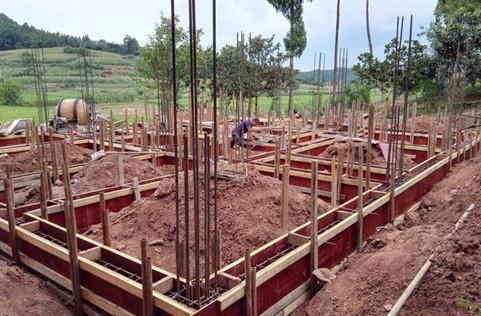 农村自建房基础如何施工才更好更稳?